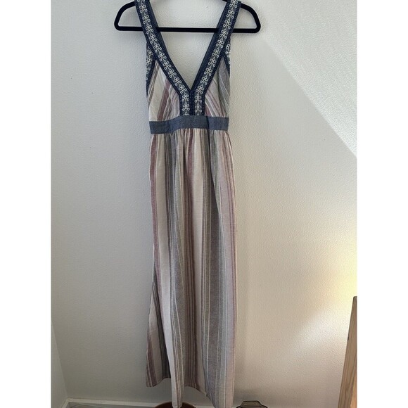 Elegant Striped Maxi Dress - Picture 2 of 10